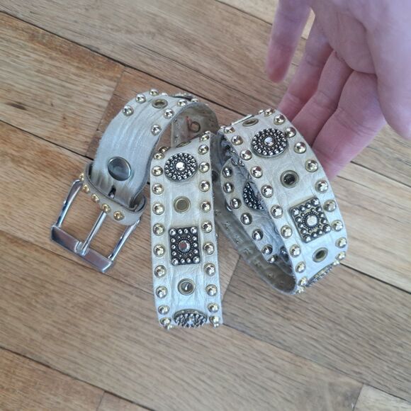 Vintage Sand Castle New York Metallic Gold Studded Women\'s Soft Leather Belt Y2k main image 4